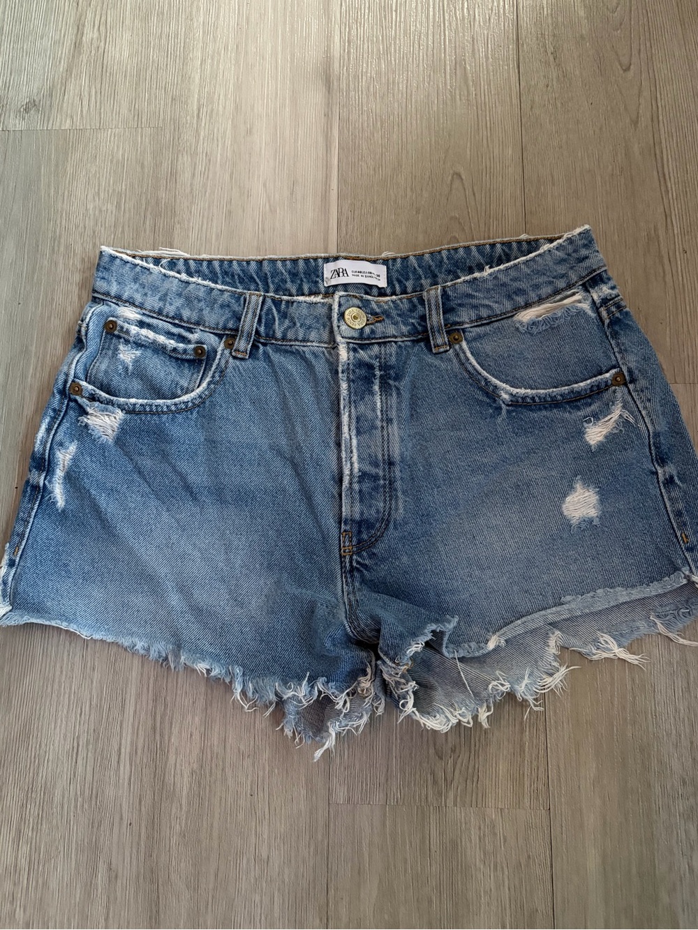 Zara High Rise Distressed Denim Cutoff Shorts Size 8 100% Cotton Summer